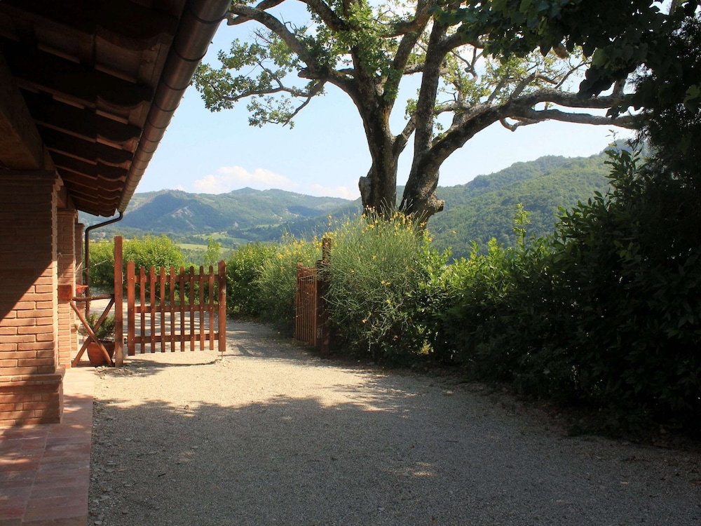 Belvilla by OYO Ginestra view 5