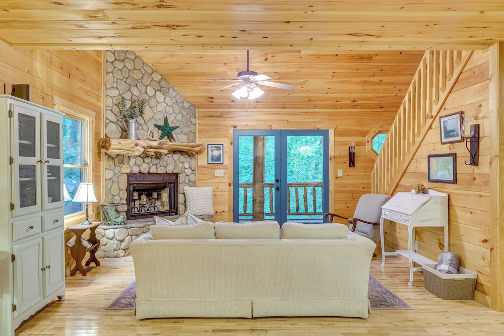 Morganton Cabin < 1/2 Mi to Blue Ridge Lake! view 3