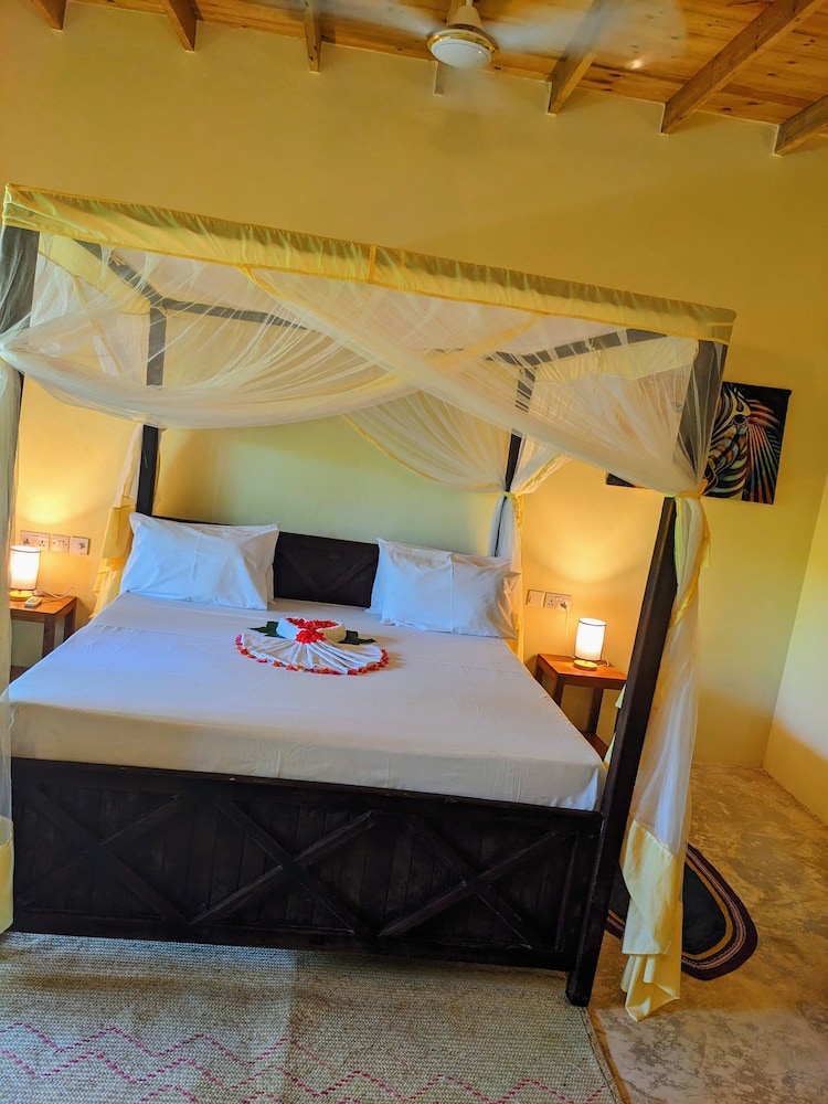 Hapahapa Zanzibar bungalows view 2