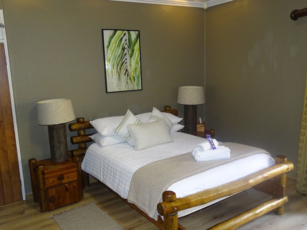 Room-indulgent Escape, Jet Bath, Stunnin