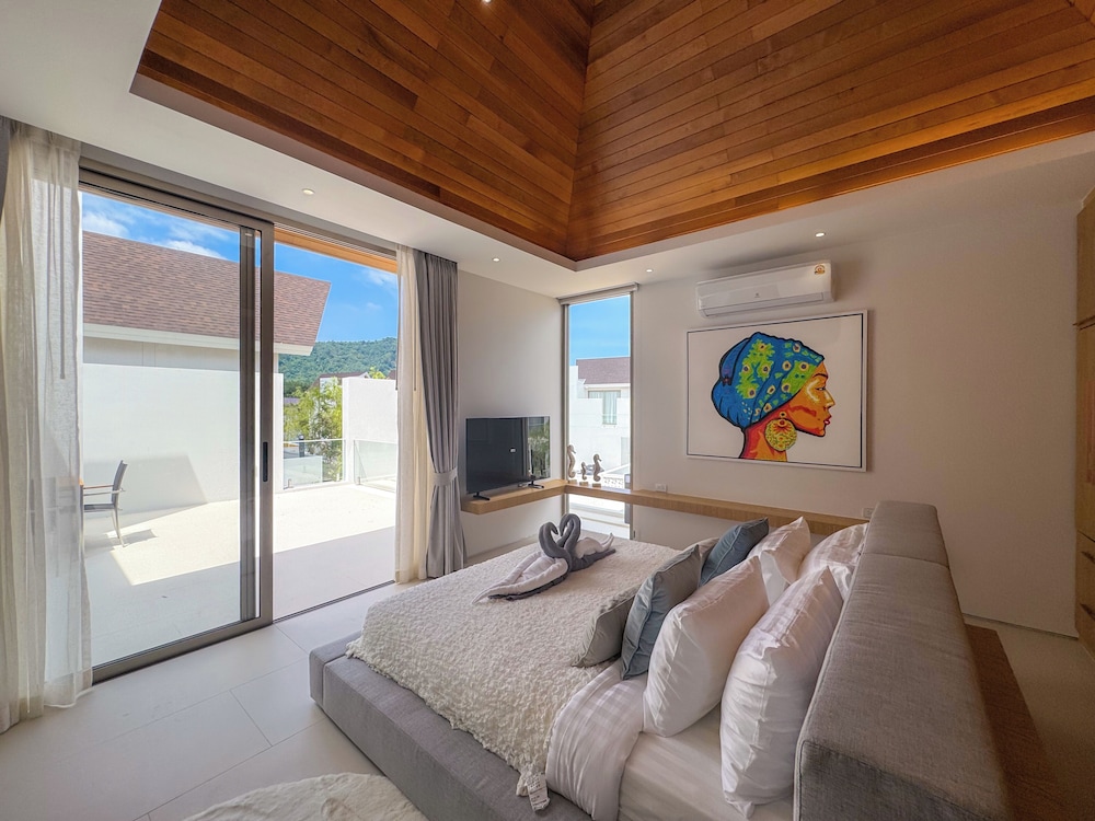 Luxury 3BR Pool Villa PrideLux 4 L10