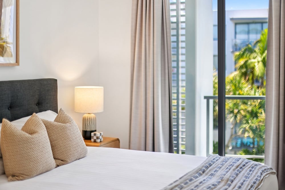 Coastal Escape Steps to Beach Full Resort Living
