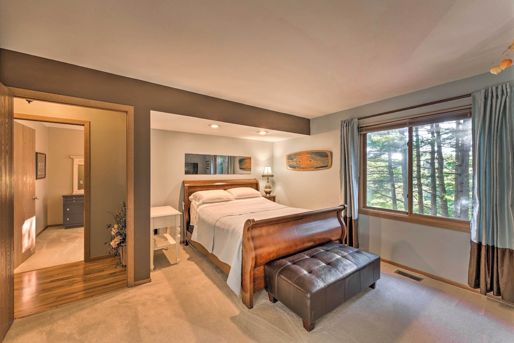 Lake Geneva Vacations - Lake Geneva Getaway w/ Fire Pit: Near Golf - Property Image 24