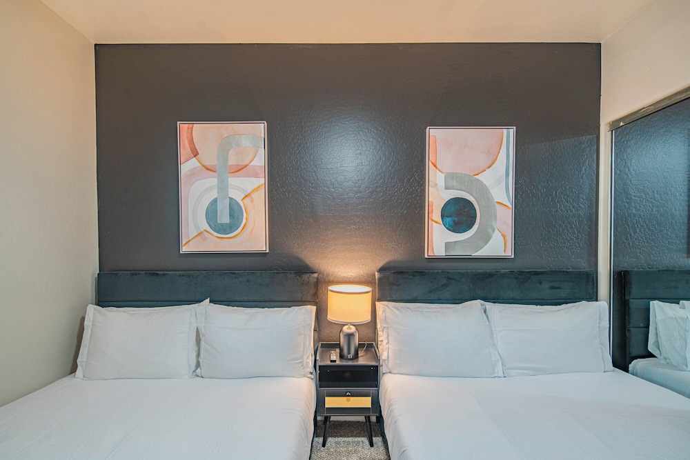 ROVE LIVING/KL - The Fredrick Tempe