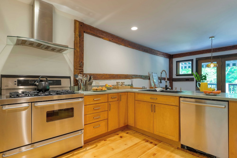 Historic Barn Retreat w/ Pool & Pond Views Longview Pond Lodge by Avantstay