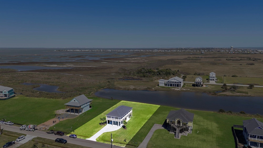 Pelican Perch by Ryson Vacation Rentals