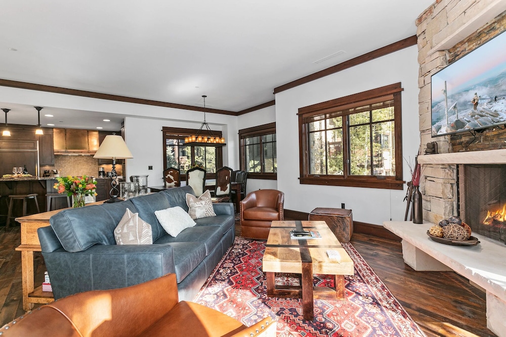 Arrowleaf Lodge at Deer Valley Resort - Three Bedroom Residence #110 3 Condo