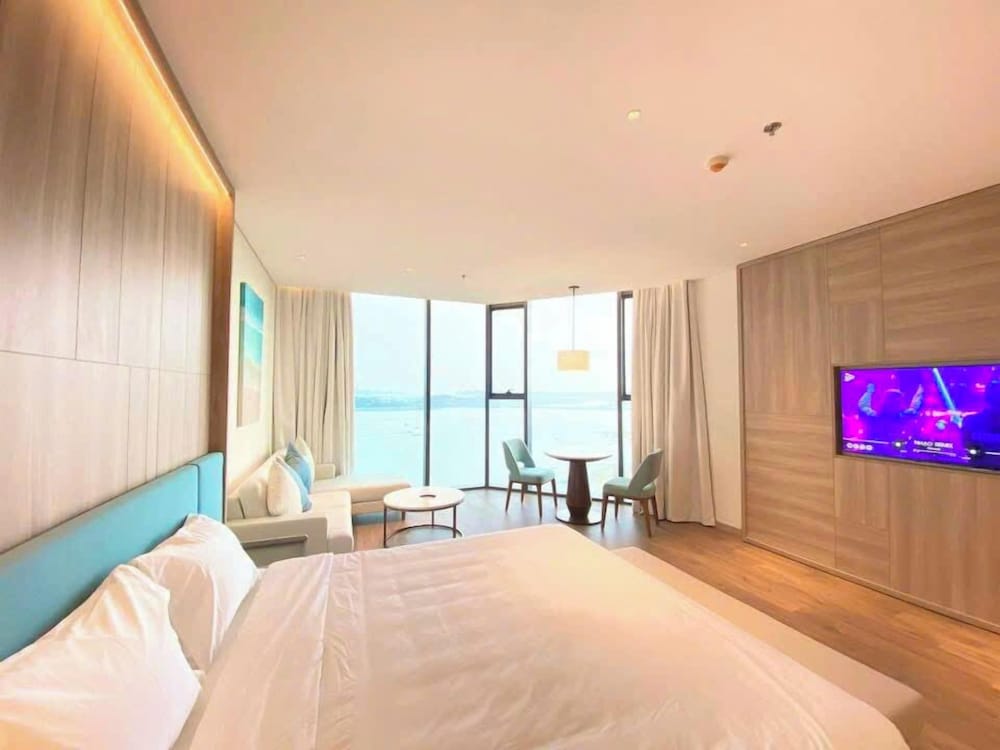 Alacarte Ha Long Bay By Azure