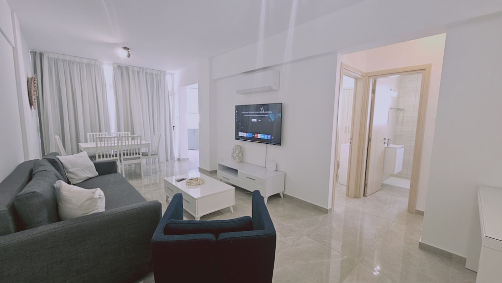 154 LCA - Stay Local Apartment