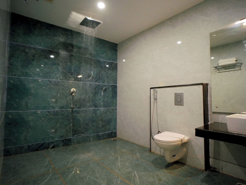 Estay SK Residency