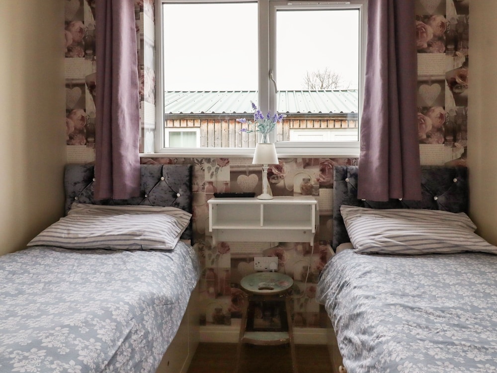 The Old Hen Shed view 4