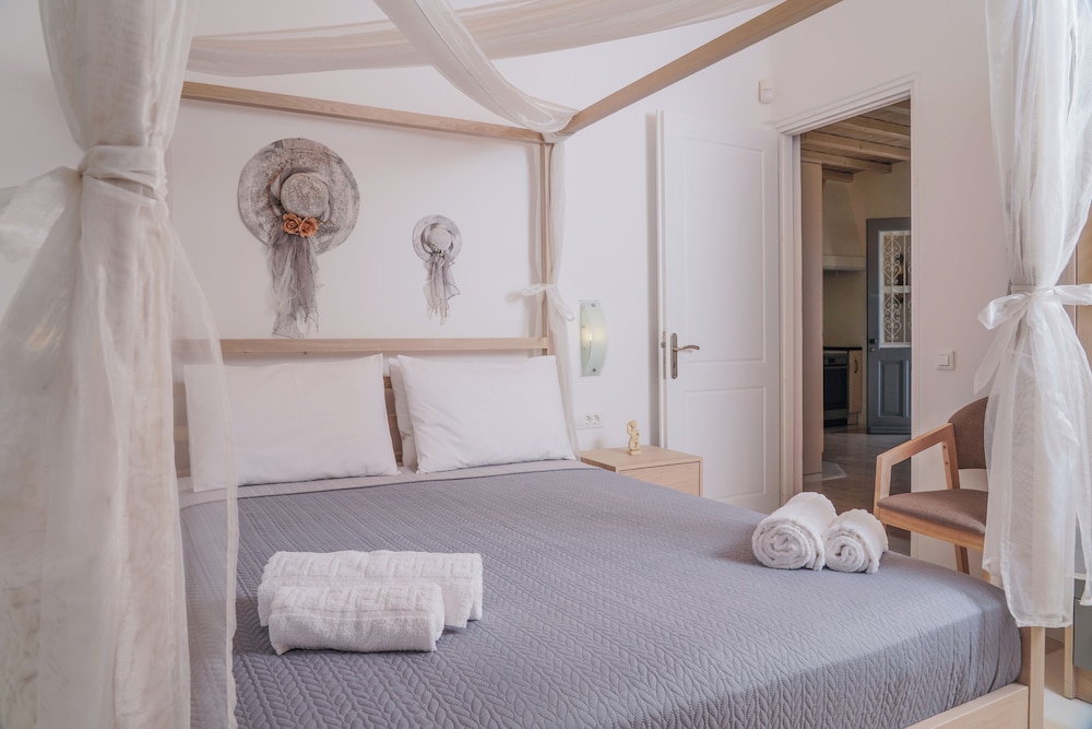 Aether Mykonos 5BR Port View Villa