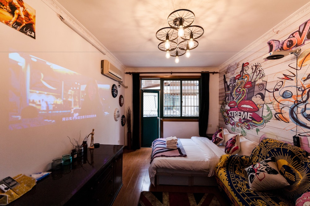 Qiyu Homestay - West Nanjing Road Branch