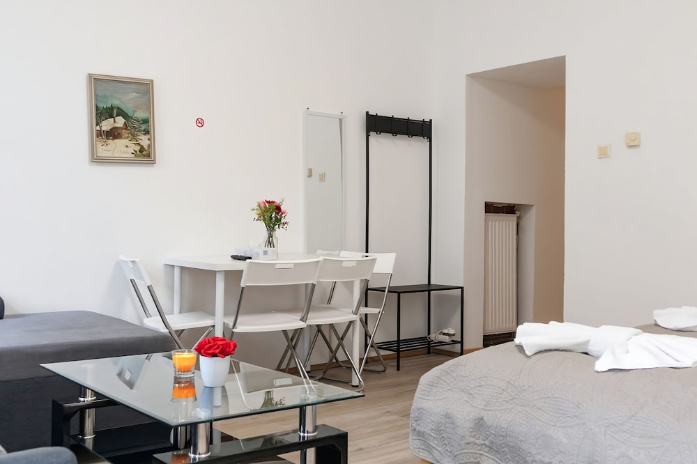 Sweet 2BR Apt Prime Vienna Spot