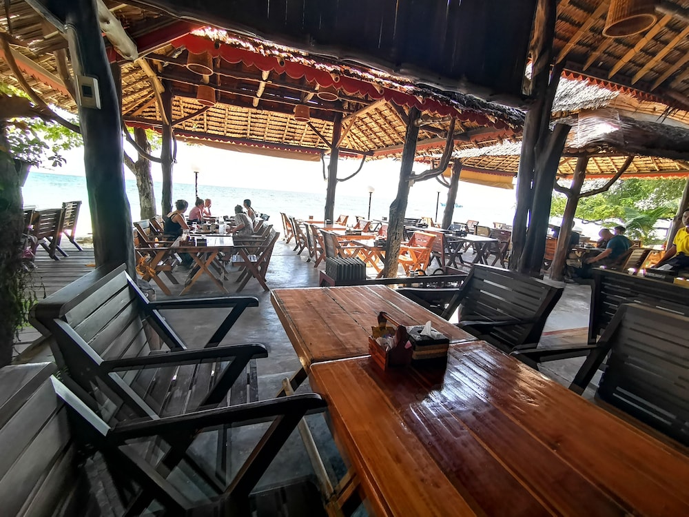 Phi Phi Relax Beach Resort