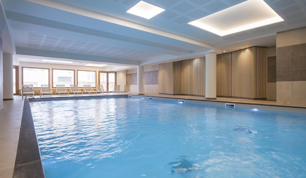 Apartment in Tignes With Slope Access & Spa
