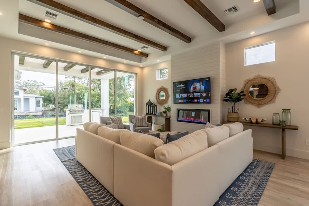 Stunning Vanderbilt Beach House With Heated Pool