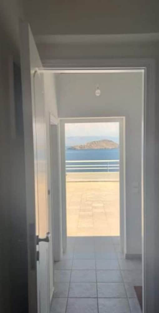 Charming 4-bed Villa in Pefkali