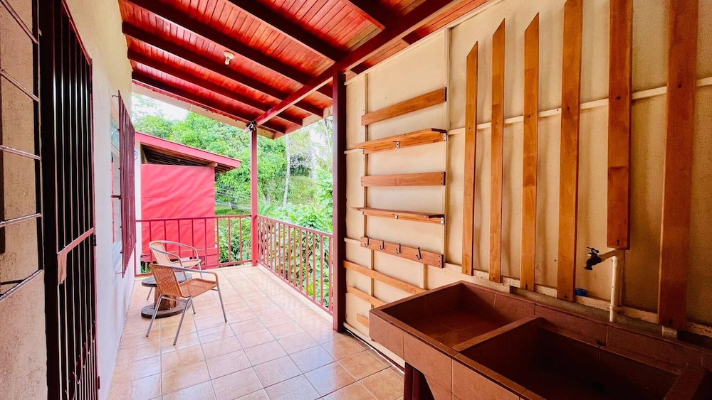 Cozy & Beautiful Casa Aire, Near Lake Park & Town