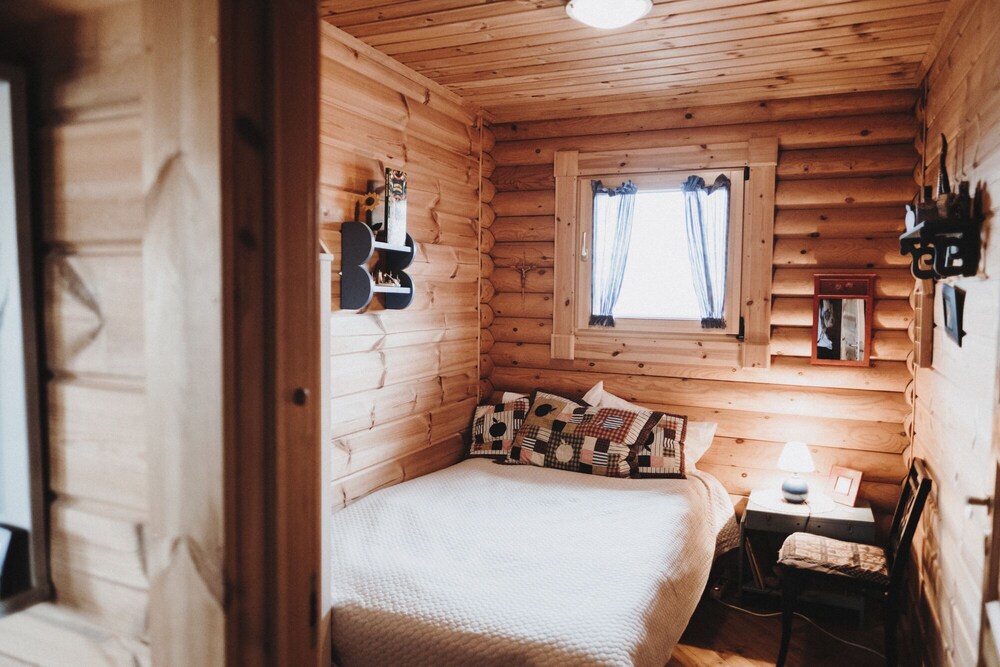 Log Cabin at White River view 4