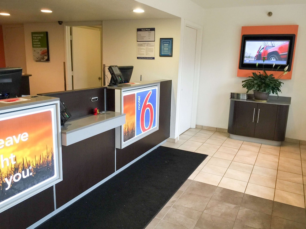 Motel 6 Roseville, MN - Minneapolis North