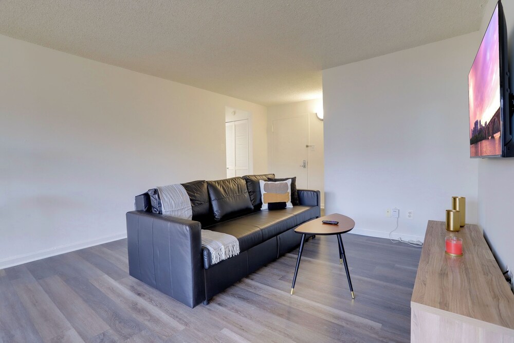 Stay with Comfort in Crystal City