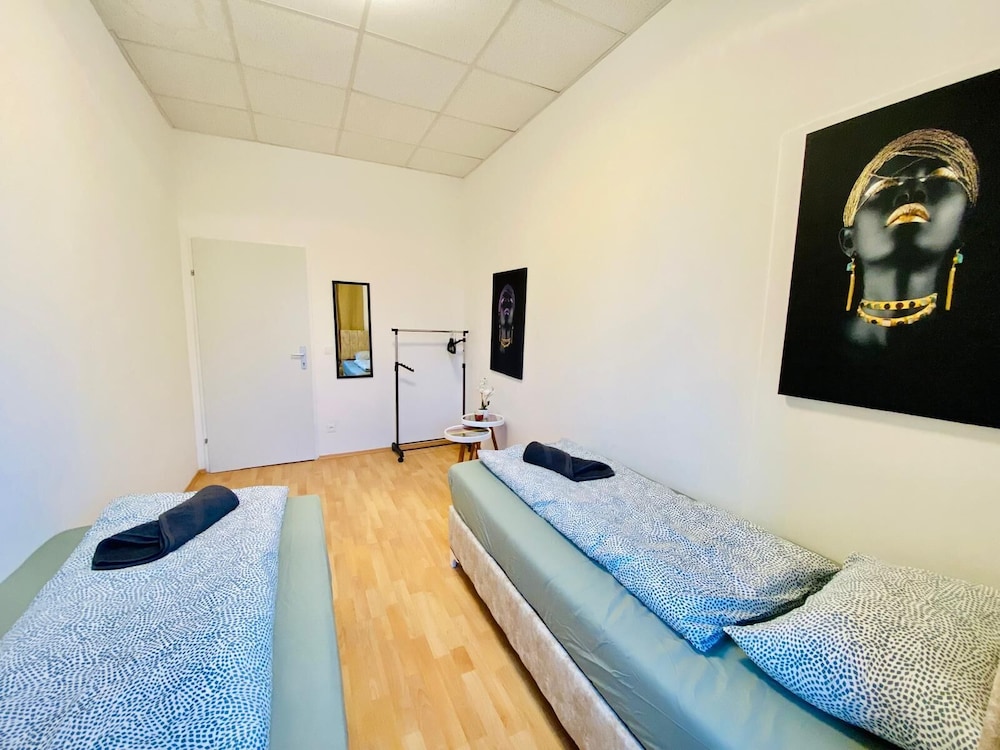 5 Bedroom Apartment near Schonbrunn