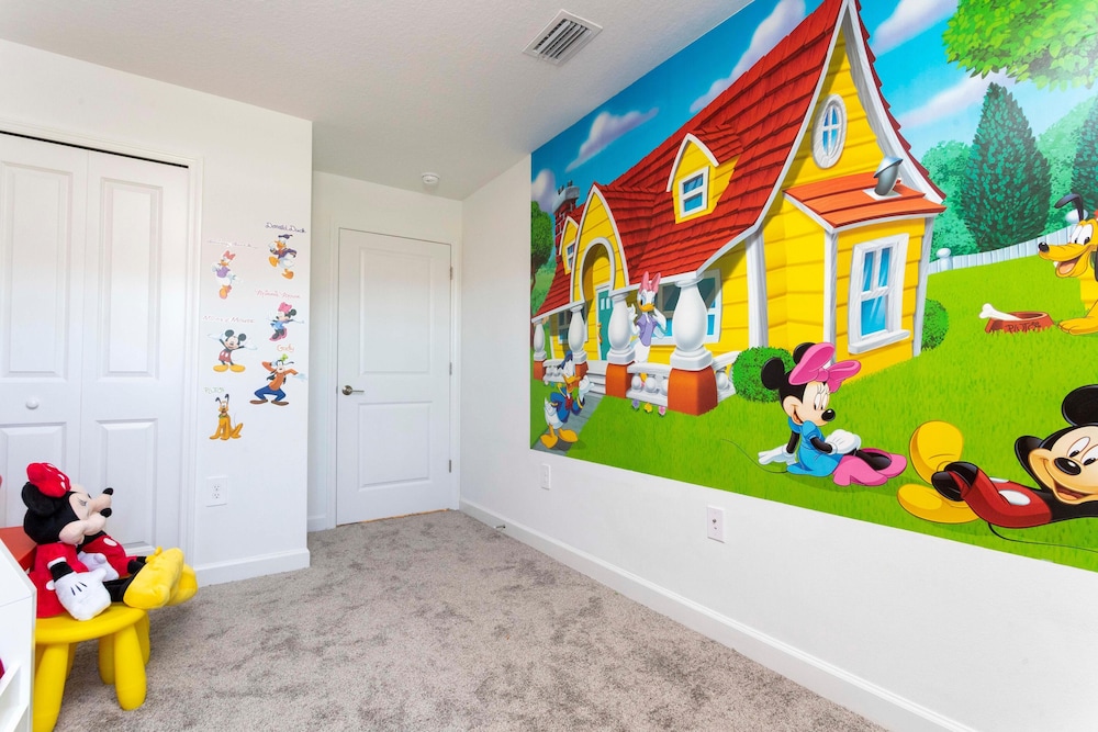 4379 SL- Enchantment 4BR Townhome With Pool