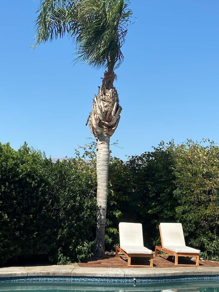 Stunning 5 Star Home Retreat Private Pool Spa BBQ 4 BR