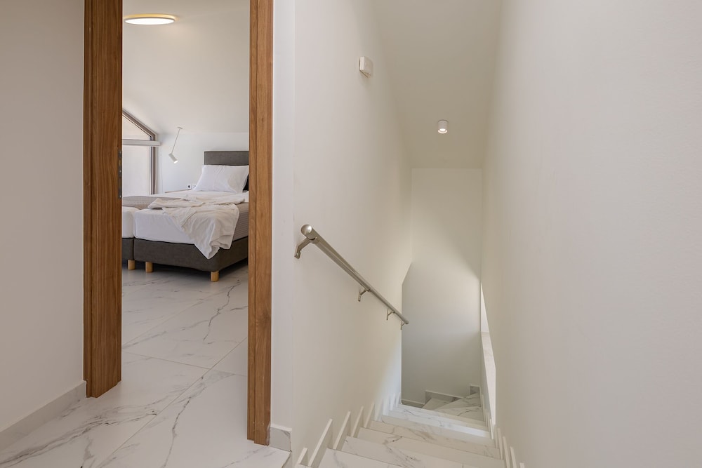 Theo Luxury Villas With Sea View