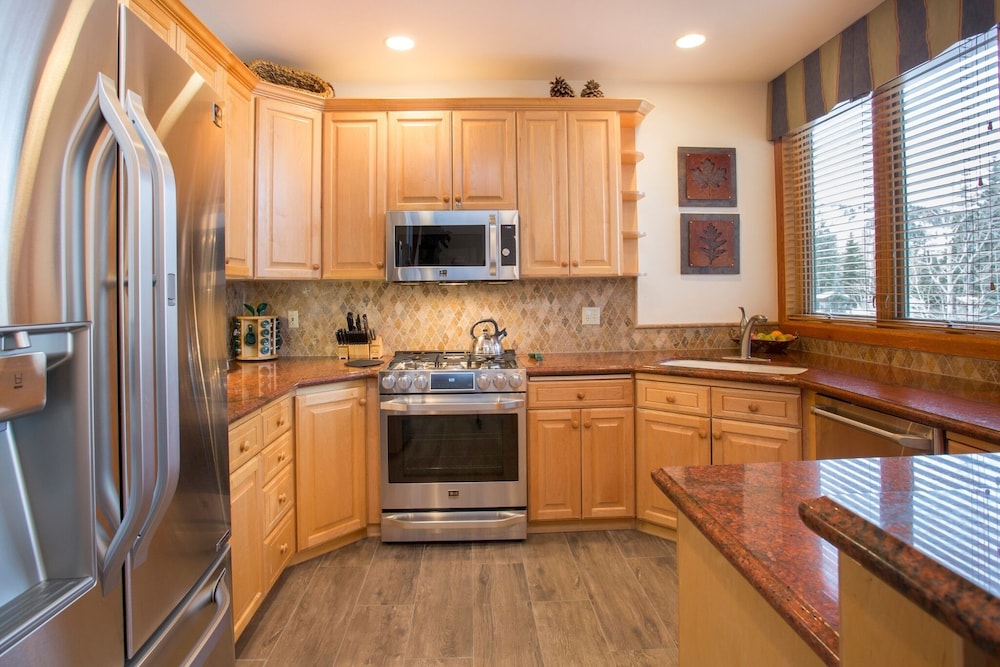 Double Eagle at Deer Valley Resort - Three Bedroom Condo with Hot Tub #17 3 Condo