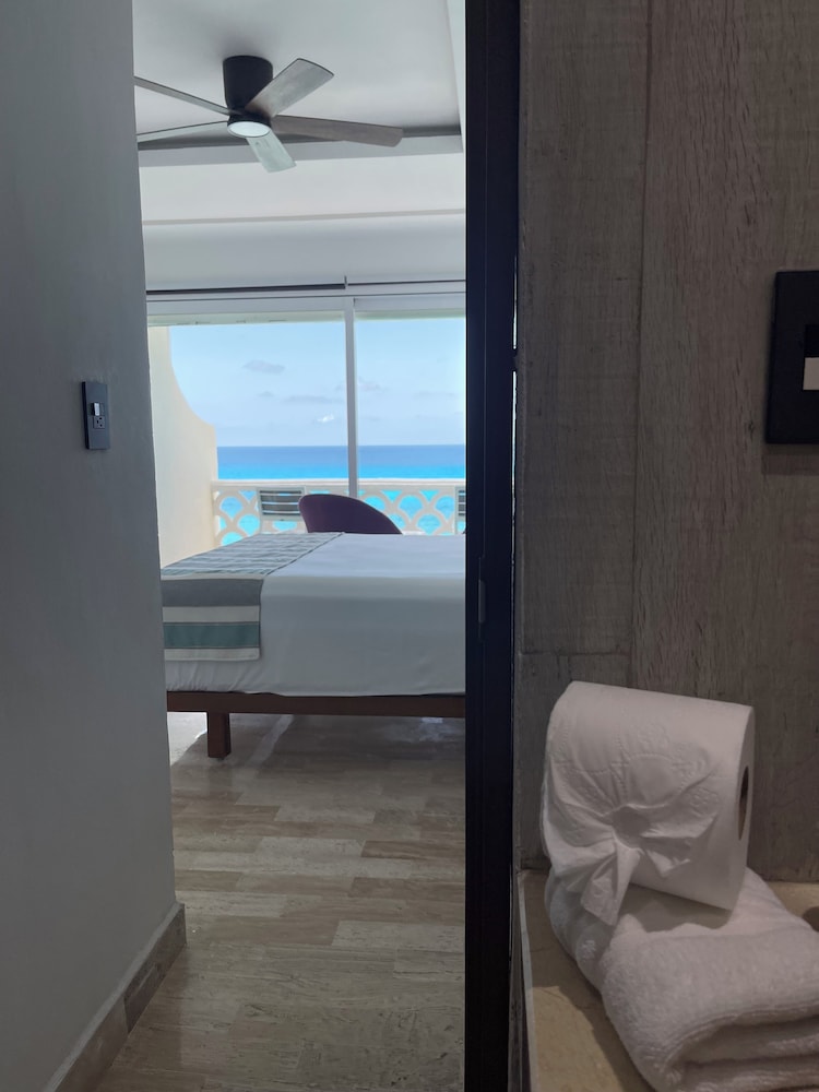 OvaCancun Apartments
