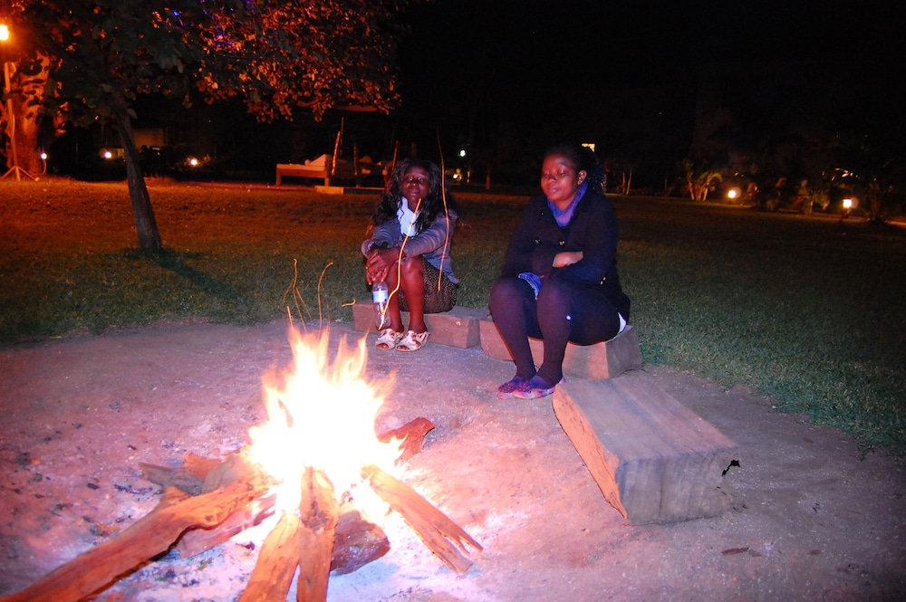 Weru Weru River Lodge
