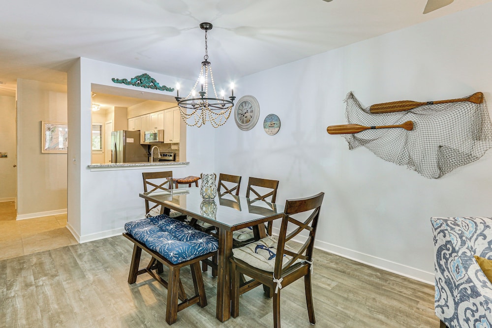 Walk to Beach: Bright Hilton Head Island Villa!