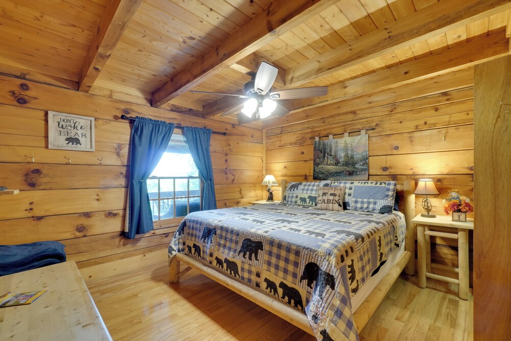 Hot Tub & Deck! 'bear Hugs Cabin' Near Gatlinburg