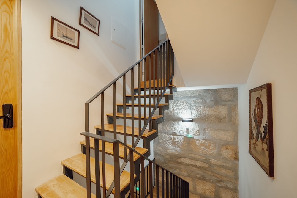 Carmo Residence Porto - SRA DO Carmo by Vacationy