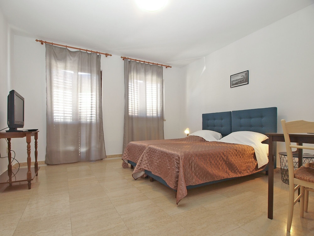 Apartments Grace 718