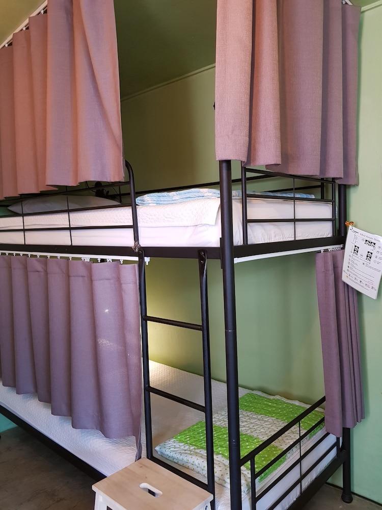 Mr.Comma Guesthouse - Hostel