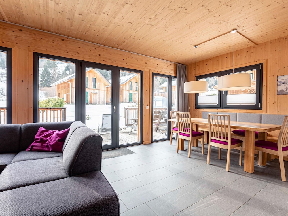 Lovely Chalet With hot tub
