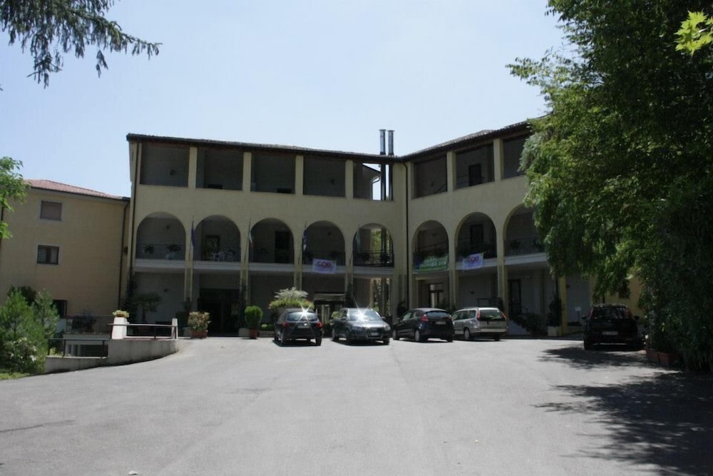 Photo 6