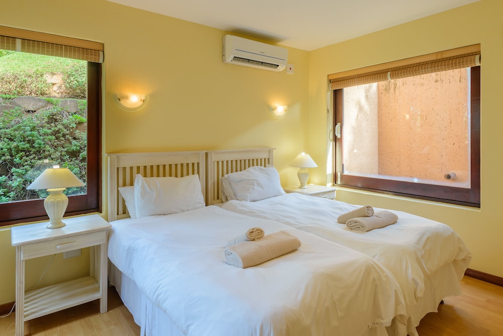 San Lameer Villa Rentals Three Bedroom Luxury 13908
