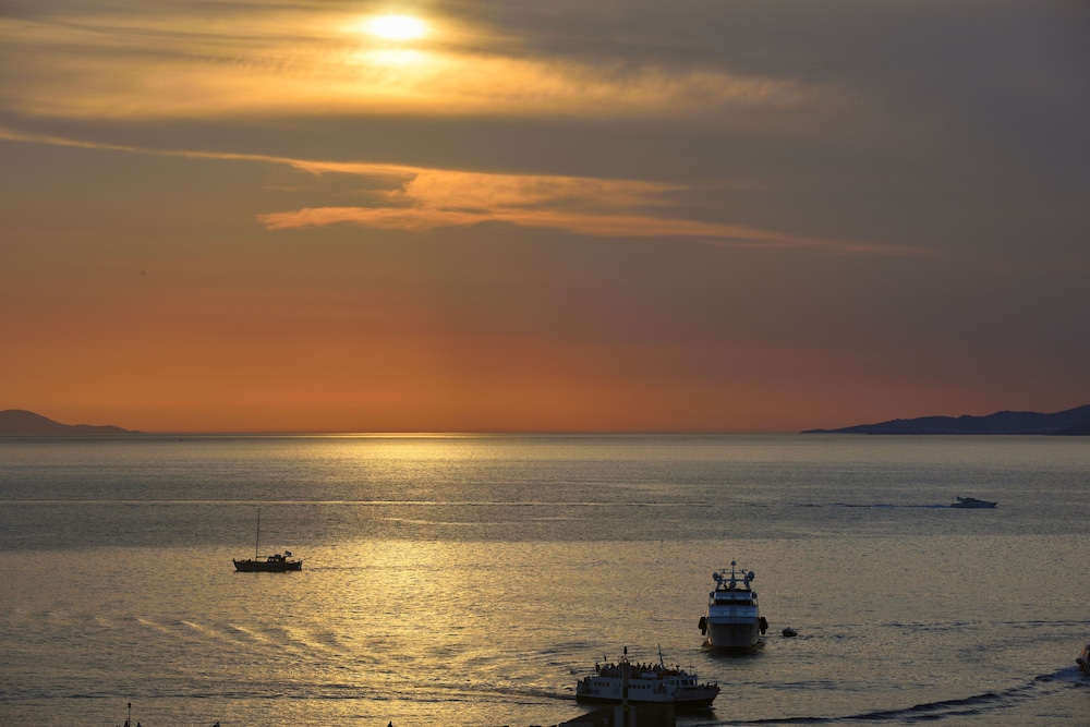 Elegant Mykonos