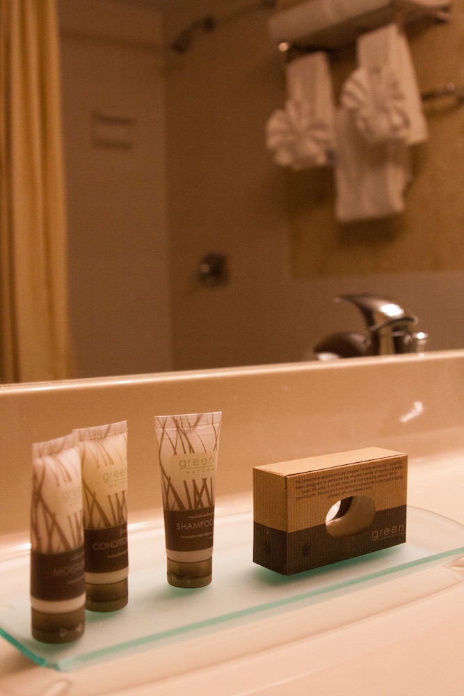 Bloomington Vacations - The Chateau Hotel and Conference Center - Property Image 50