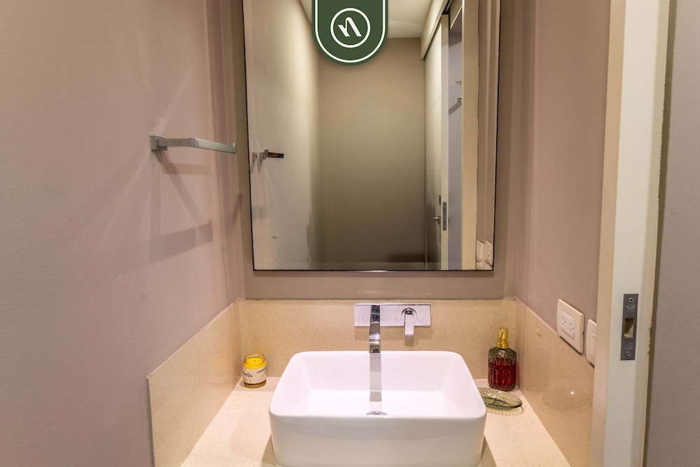 Nick Price Residences A 206