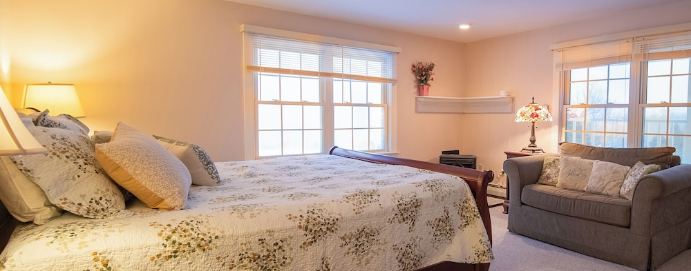 Cooper Hill Inn