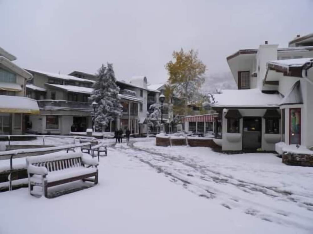 Breakaway West Condo with Easy Access to Ski Lifts by RedAwning