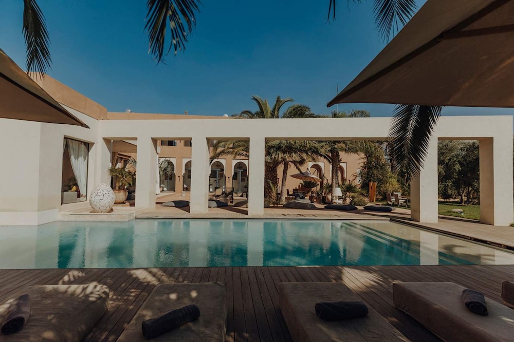 The Garden of Siredrah an Oasis With Pool and Hammam