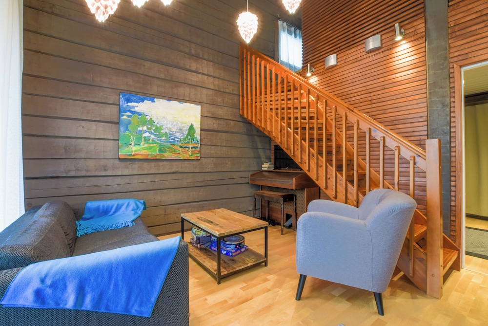 Comfy Cabin in Tahko with Hot Tub. Private Sauna