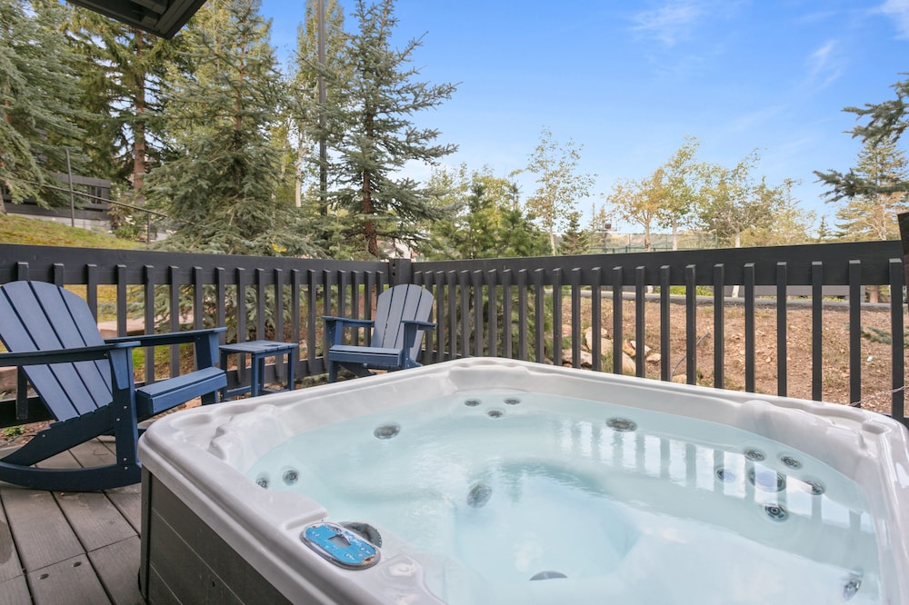 Ridgepoint - Three Bedroom with Spa #128 3 Condo