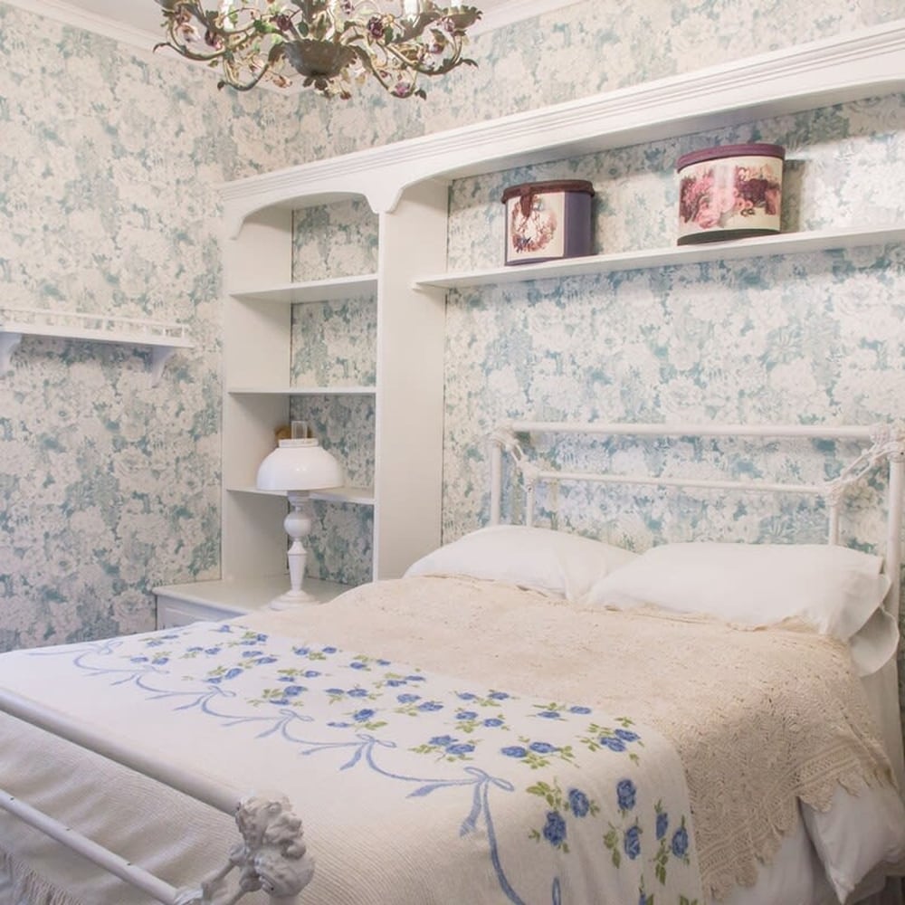 Luxury Waterfront Fairytale Home -carmen Elisabeth